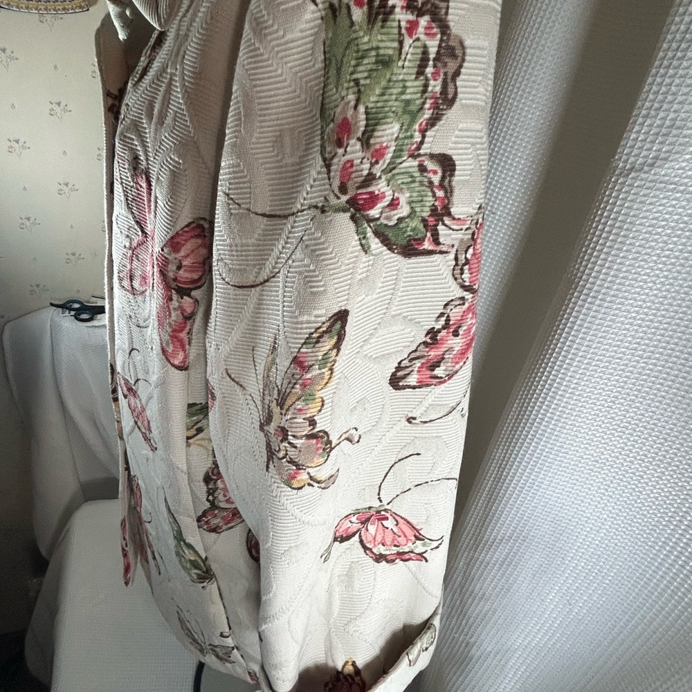 Alfred Dunner cream color with multicolored butterfly women’s jacket - Picture 4 of 8